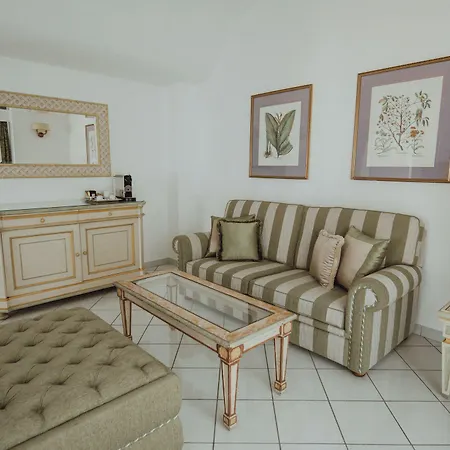 Отель Grand Il Moresco 5*